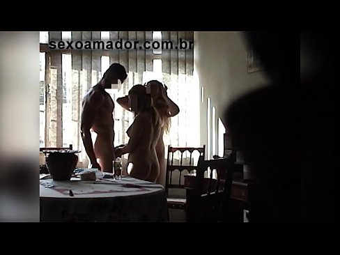 ❤️ Amigos sexuais convidam um homem gigante e um ménage à trois com ele ❌ Porno russo em pt.pornhills-com.ru