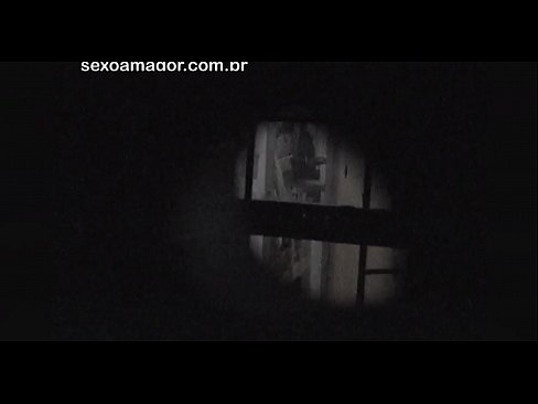 ❤️ Lourinho é filmado secretamente por um voyeur de bairro escondido atrás de tijolos ocos ❌ Porno russo em pt.pornhills-com.ru